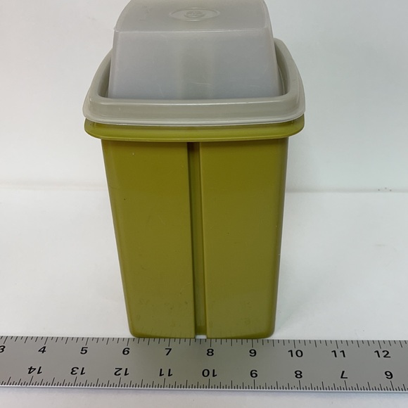 Vintage Tupperware pickle keeper container - Picture 8 of 9